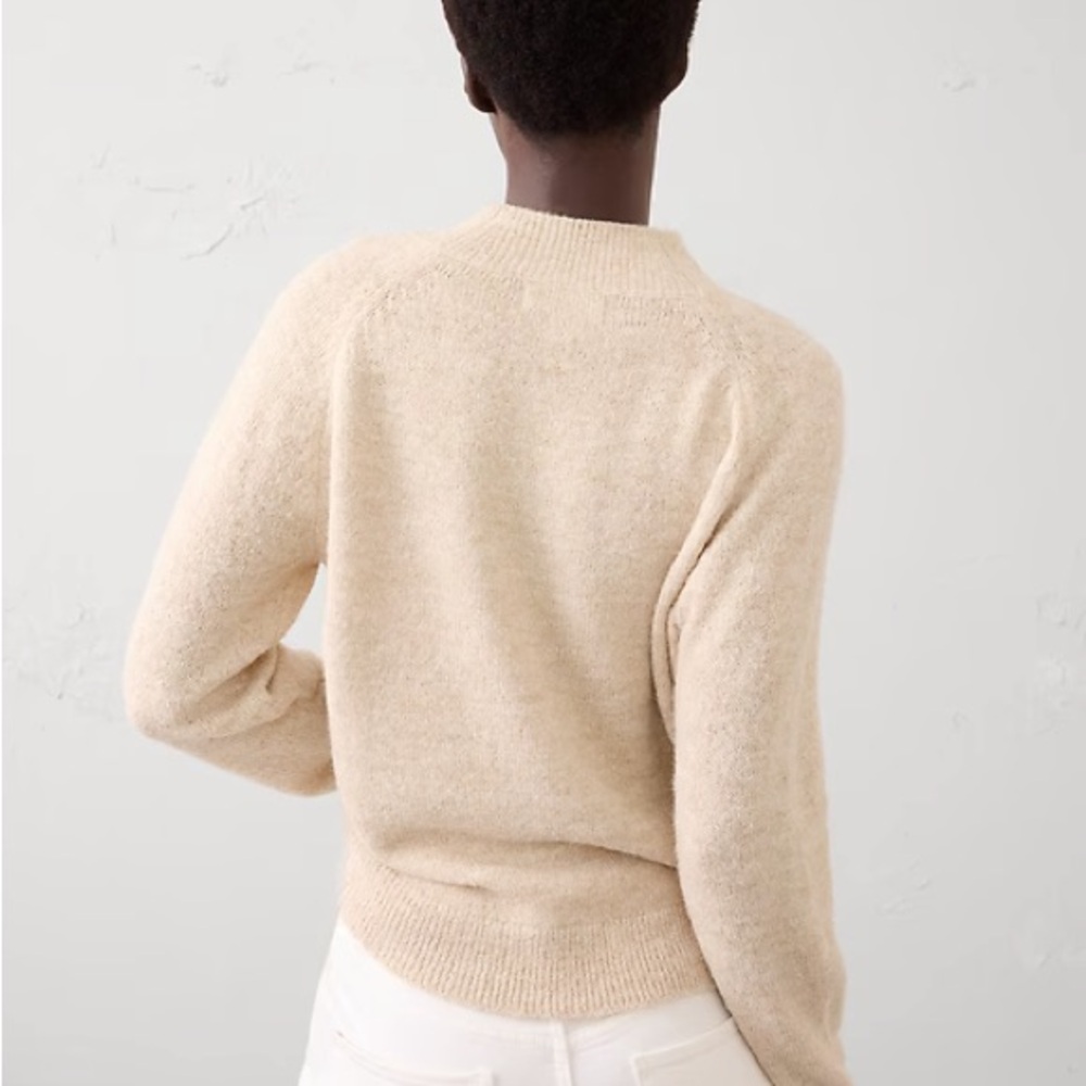 Banana Republic Factory Soft Beige Sweater - Picture 2 of 4